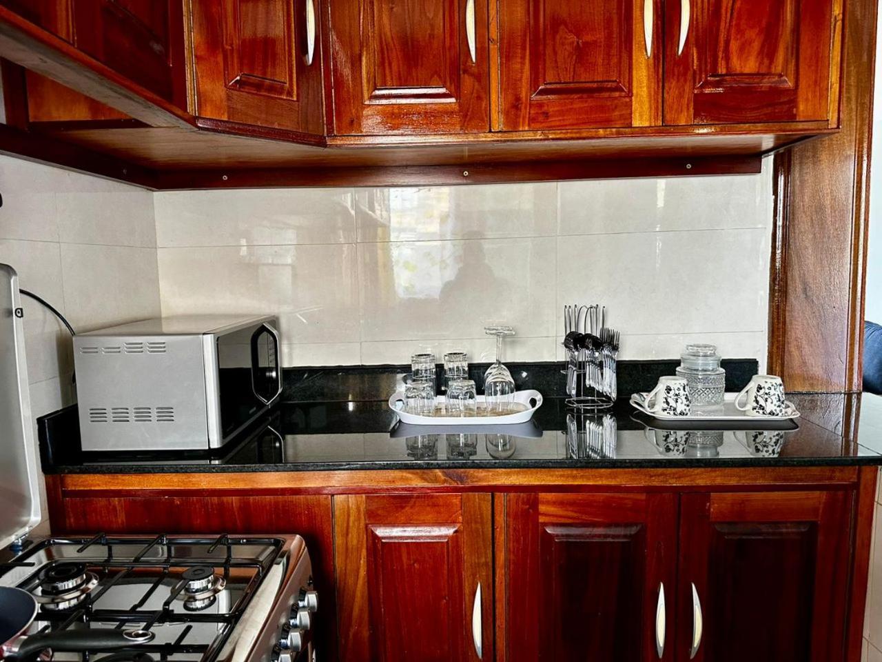 Apartament Elena & Kimberly Gulu Zewnętrze zdjęcie